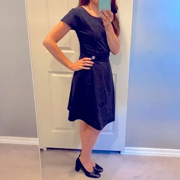 Black and white pinstripe dress - Picture 3 of 8